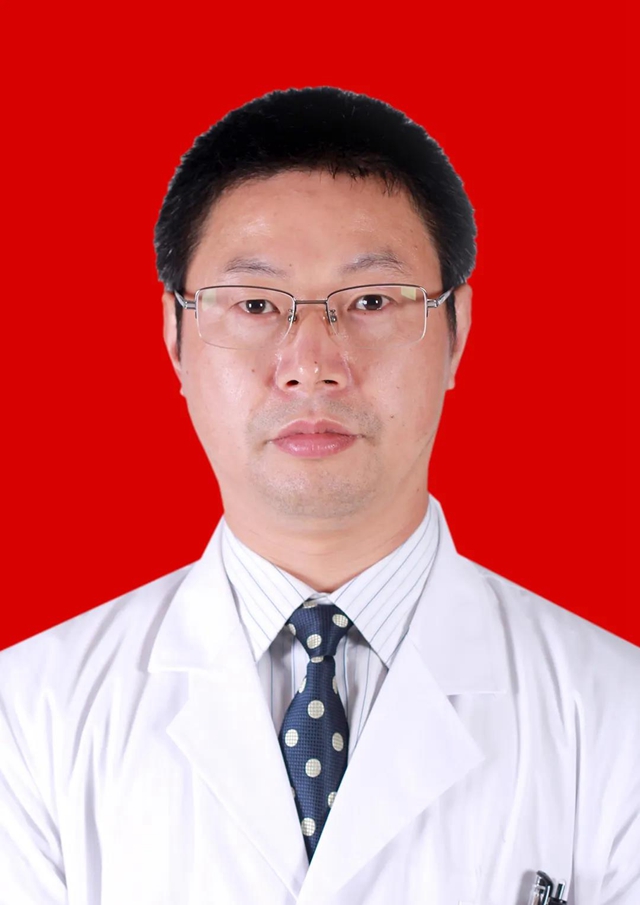 【意外】铁钉“飞”进泸州男子眼睛里!血流不止……(图4) 【意外】铁钉“飞”进泸州男子眼睛里!血流不止……(图4)