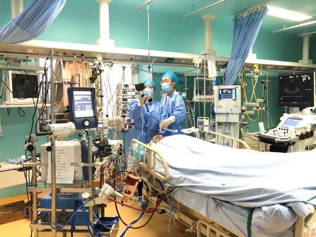 首例！救命的硬核武器—ECMO技术在西南医大附院成功开展(图6)