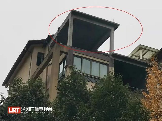 零容忍，泸州沱三桥西班牙郡小区"楼上楼"被拆(图1)