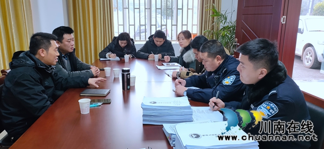泸县县委政法委到云龙镇调研网格化工作