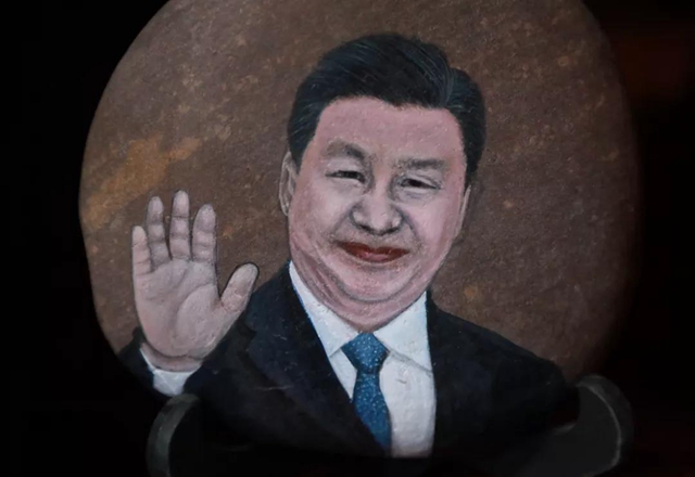 奇了！合江这女子在石头上作画，美得很！(图21)