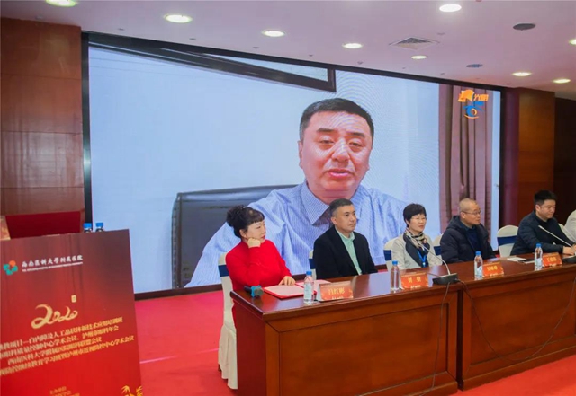 托底致盲疾病,省内首家落地的“光明中心”在西南医大附院正式揭牌!(图2) 托底致盲疾病,省内首家落地的“光明中心”在西南医大附院正式揭牌!(图2)