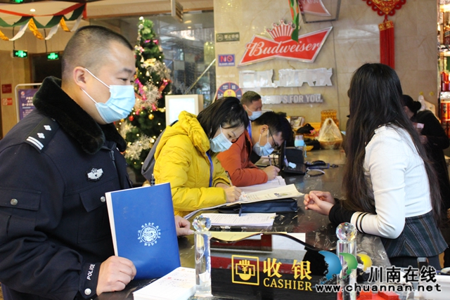 泸县玉蟾街道开展年终联合执法突击检查