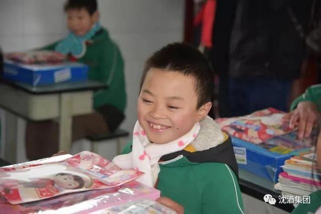 冬雨飘飞，这群人为何行走在大山深处？(图7)