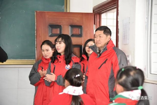 冬雨飘飞，这群人为何行走在大山深处？(图10)