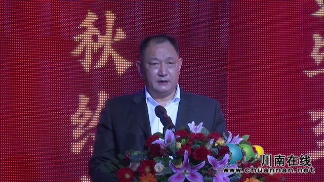 合江县委书记李仁军看望慰问在外打拼的荔城儿女