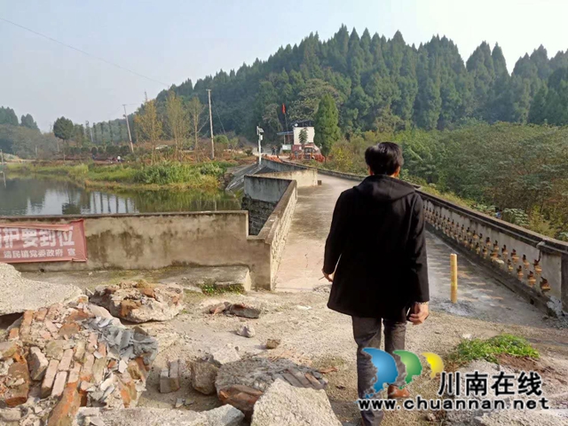 内江经开区靖民镇凉风社区开展护河、巡河行动