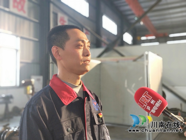 泸州3人获全国优秀农民工称号(图1) 泸州3人获全国优秀农民工称号(图1)