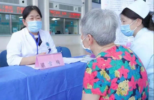 西南医大附院刘可智家庭被评为全国五好家庭(图5)