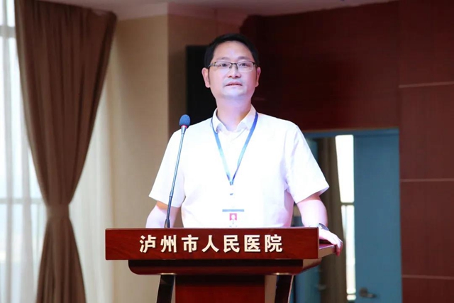 专家型院长：打造有亮点的医院——访泸州市人民医院院长钟武博士(图2)