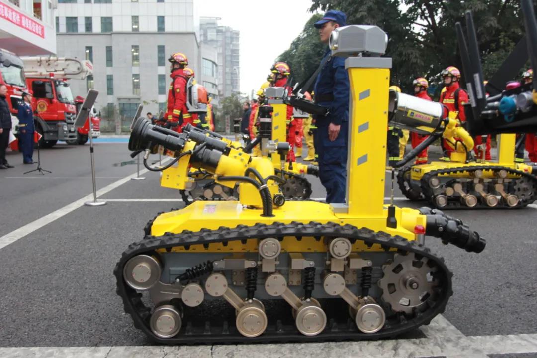 泸州市龙马潭区首次组建酒类石油化工灭火救援暨森林专业扑火队(图7)