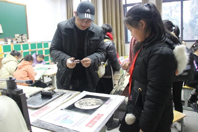 区域特色|江阳教育：木刻版画进课堂(图3)
