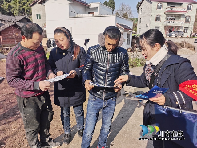 内江经开区靖民镇石马村：“小网格”助力“扫黑除恶”专项斗争(图1)