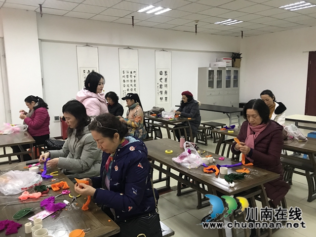 家门口的大学!泸州社区大学丰富群众文化生活(图4) 家门口的大学!泸州社区大学丰富群众文化生活(图4)