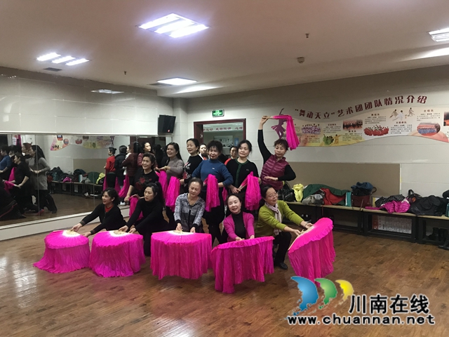 家门口的大学!泸州社区大学丰富群众文化生活(图7) 家门口的大学!泸州社区大学丰富群众文化生活(图7)