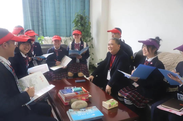 泸县二中校长张连奇:一个“不成熟”的校长(图2) 泸县二中校长张连奇:一个“不成熟”的校长(图2)