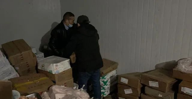 就地封存！泸州洪洋农贸市场38箱进口冷链食品被查(图1)