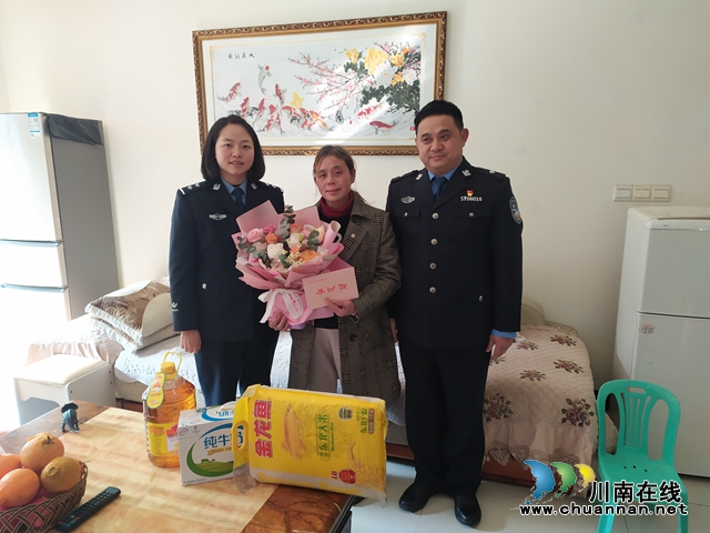 节前慰问，泸州市妇联关爱警嫂(图5)