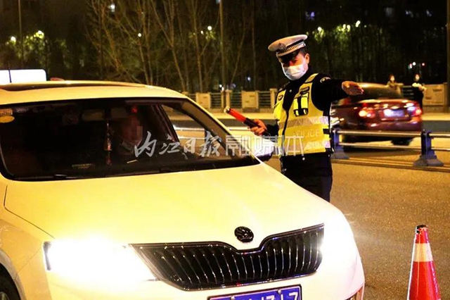 引以为戒！内江交警公布一起交通违法典型案例(图1)