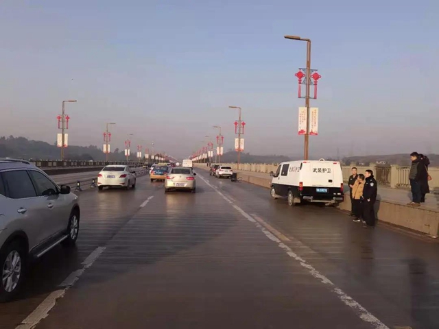 内江交警紧急提示：当你路遇“暗冰”时——