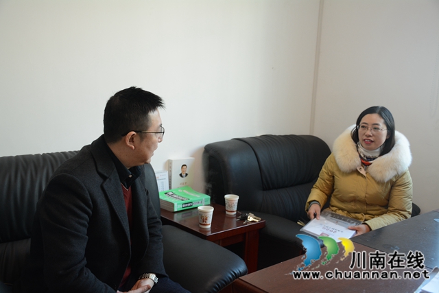 古蔺县法院：“一对一”走访联络省人大代表(图2)