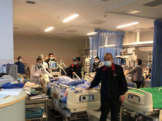 “神操作”视频流出 急诊女医生成为“网红”（附视频）(图3)