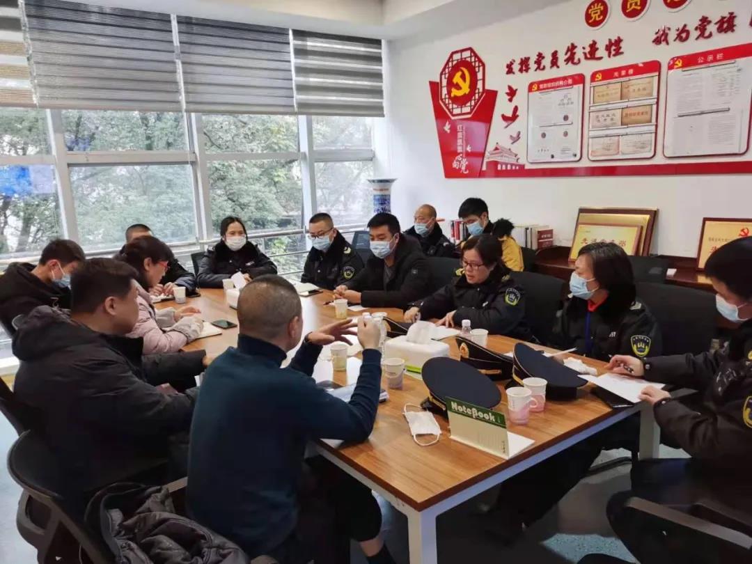 泸州市卫生健康委联合多部门开展打击“医托”专项行动(图2) 泸州市卫生健康委联合多部门开展打击“医托”专项行动(图2)