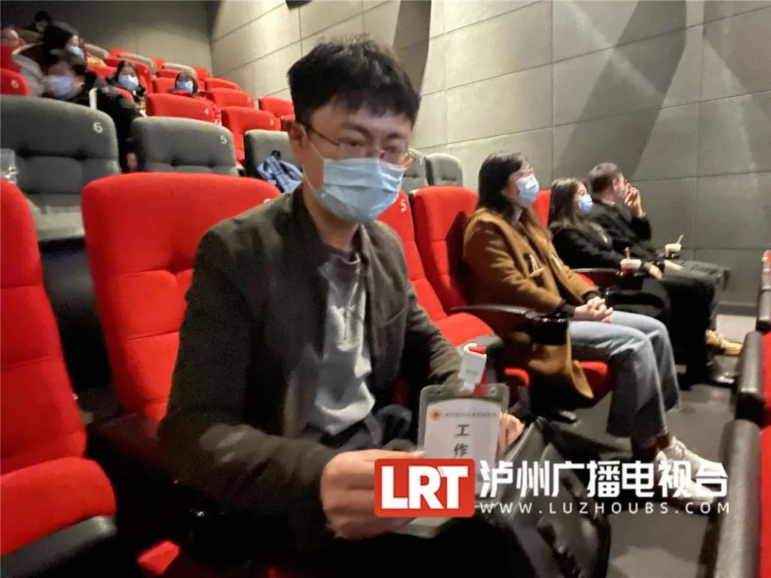 周星驰包场！泸州英雄在影院回忆“武汉日夜”(图5)