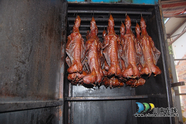 ​江阳区黄舣镇：换个卖法，秘制腊兔一只多卖50元(图2)