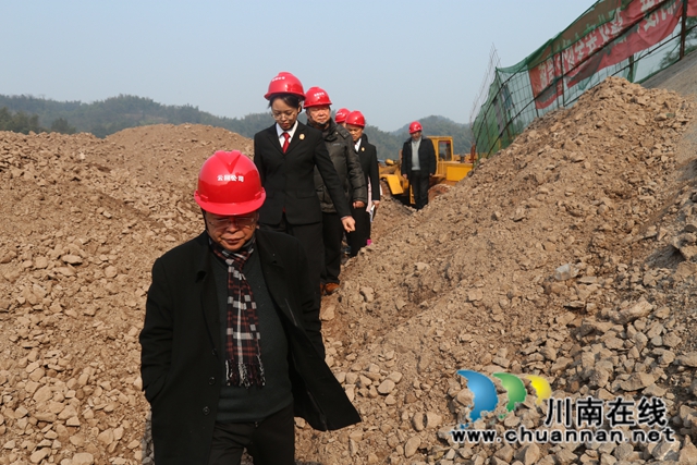 纳溪区法院开展“问诊式”司法服务(图3)