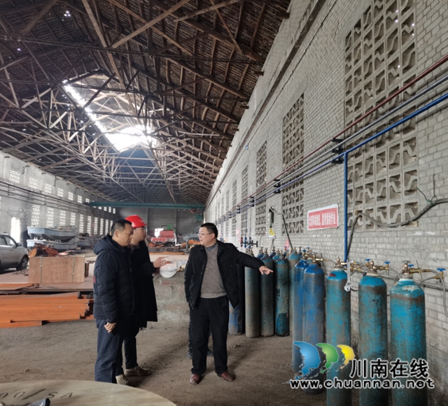 合江县市场监管局总工程师马腾带队开展造船特种设备安全大检查(图3)