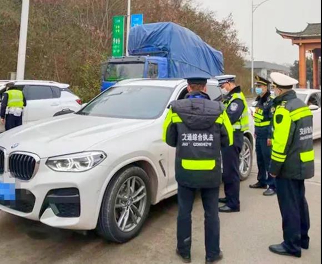 15个收费站同时开展 | 泸州交通综合执法支队严查道路运输非法营运行为(图2) 15个收费站同时开展 | 泸州交通综合执法支队严查道路运输非法营运行为(图2)