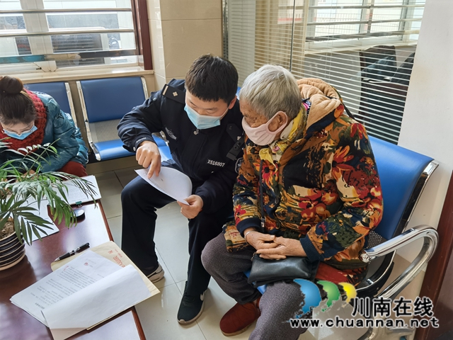 古蔺县法院：“司法大拜年”之赡养费到手，七旬老人安心过好年(图1)