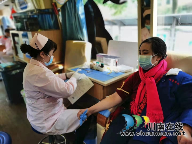 泸州农工党党员：“组团”献血，情暖寒冬(图4)