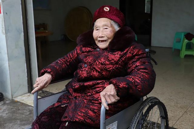 兴文99岁老人取消生日宴获全网点赞!只因……(图2) 兴文99岁老人取消生日宴获全网点赞!只因……(图2)