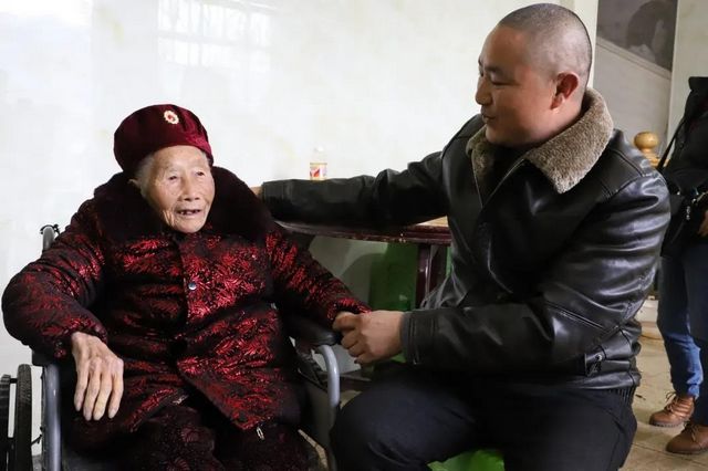 兴文99岁老人取消生日宴获全网点赞!只因……(图3) 兴文99岁老人取消生日宴获全网点赞!只因……(图3)