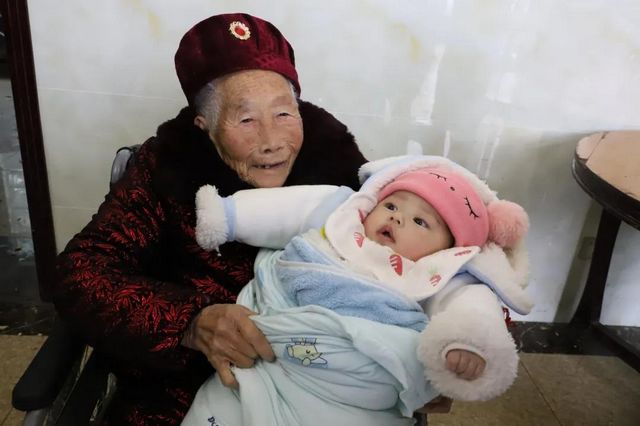 兴文99岁老人取消生日宴获全网点赞!只因……(图4) 兴文99岁老人取消生日宴获全网点赞!只因……(图4)