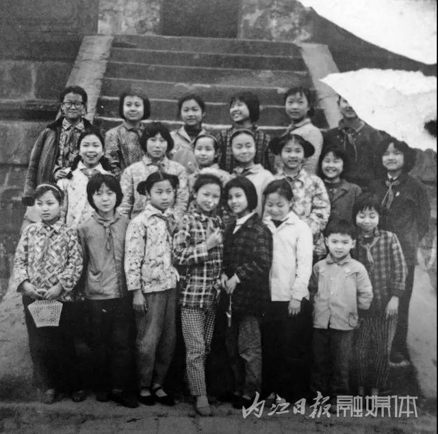 震撼！64张绝版老照片曝光，这是“60后”内江人的回忆(图7)