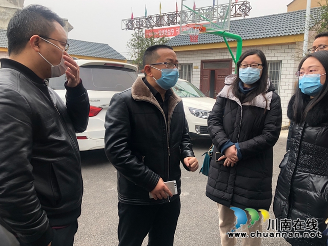 郑尚贵到泸县百和镇督导村（居）民委员会换届工作(图1)