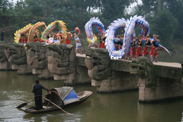 “换装”归来，泸县雨坛彩龙仍是王者！(图28)