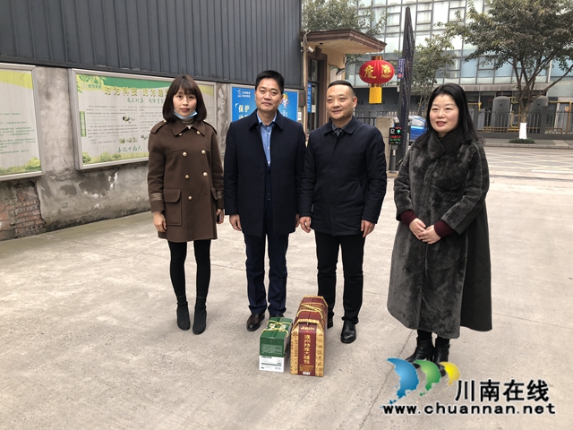 何刚春节前走访慰问龙马潭区民营企业(图3)