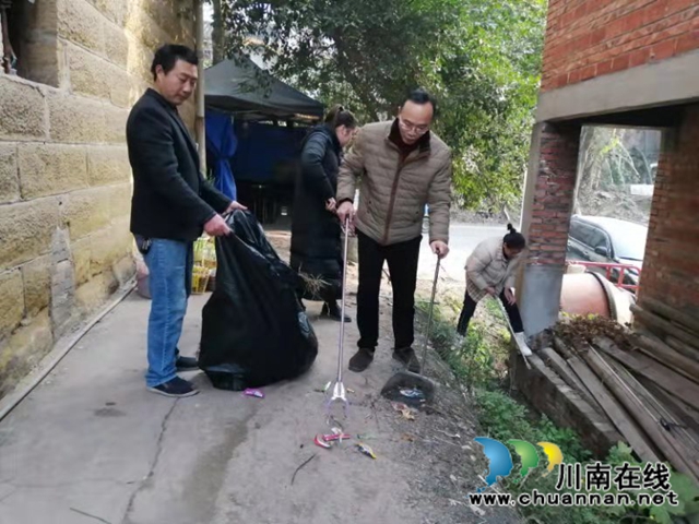 内江经开区靖民镇园田社区：全员行动大扫除，干净卫生过新年(图2)