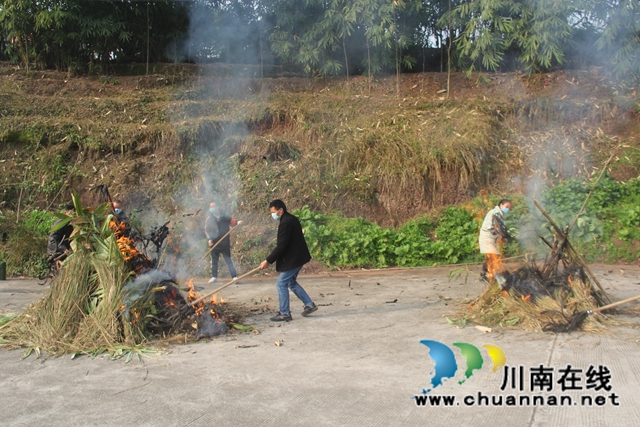 泸县云龙镇开展2021年森林火灾应急演练(图1)