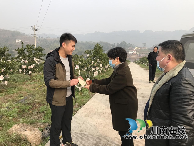 宜宾南溪区长兴镇：新春佳节送关爱，寒冬腊月暖人心(图1)