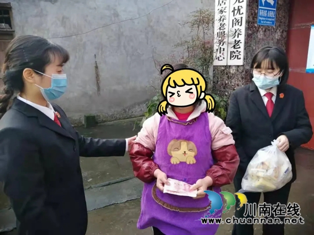 纳溪区法院：案后回访，送去新年温暖(图1)