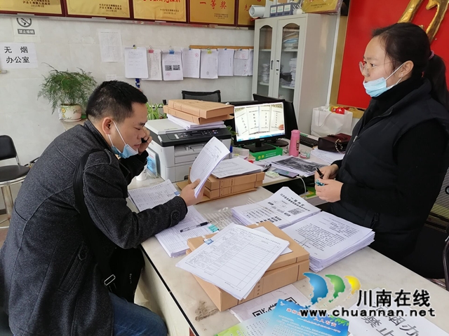 泸县:入镇入村入户开展农民工疫情防控工作督查(图3) 泸县:入镇入村入户开展农民工疫情防控工作督查(图3)