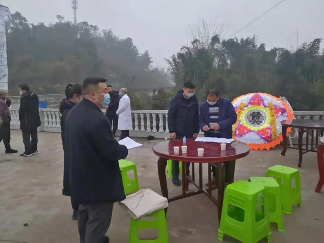 宜宾一村支书过世，老人儿子写下一份承诺书！这8个字令人……(图3)