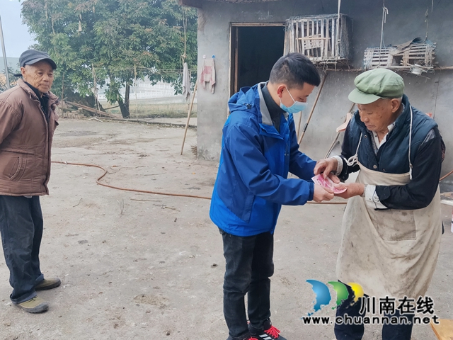 泸县百和镇：冬春救助送温暖，喜笑颜开过春节(图1)