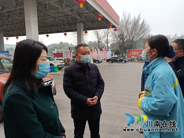 何刚检查龙马潭区红星街道节前疫情防控和安全生产工作(图4)