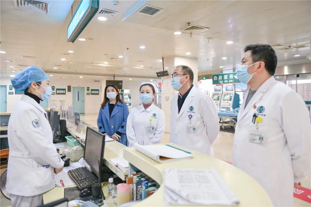 【致敬】春节“不打烊”的医院，他们用坚守向生命致敬！(图1)